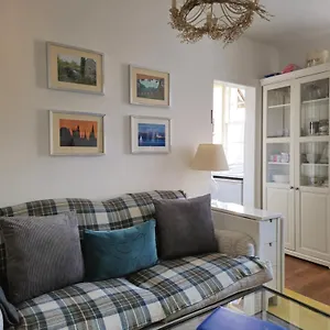 Dean Village Apartman