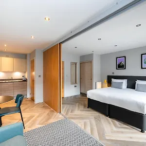 Staycity West End Apart Otel