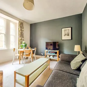 Joivy Amazing Location! Lovely Rose St In New Town Edinburgh
